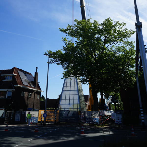 De toren in Tilburg heeft weer een spits
