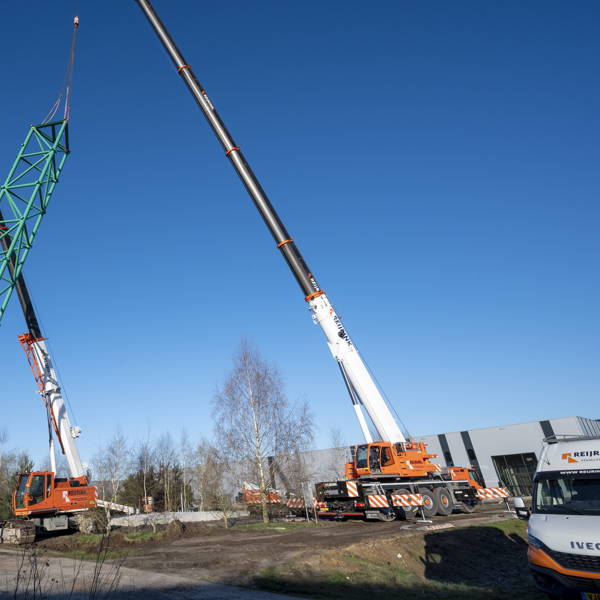 De montage van de Mariatoren is van start gegaan