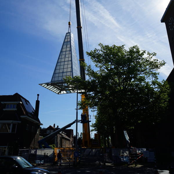 De toren in Tilburg heeft weer een spits