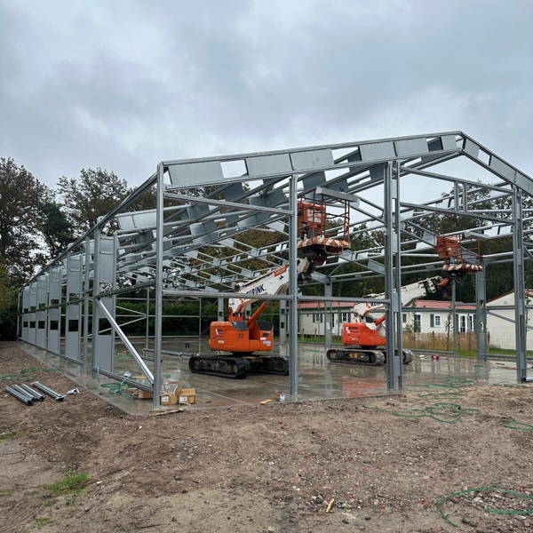 Hal op Landal Klein Oisterwijk...montage in 2,5 dag afgerond!