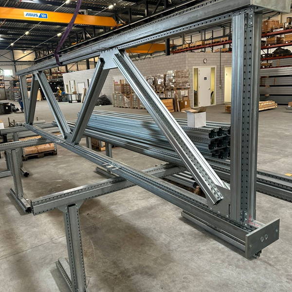 Palletstelling van Skellet profielen