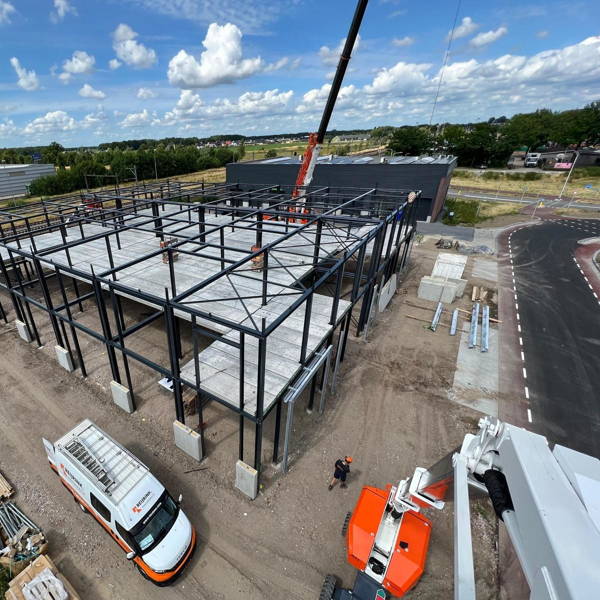 Hoogwaardig en multifunctioneel bedrijfsverzamelgebouw