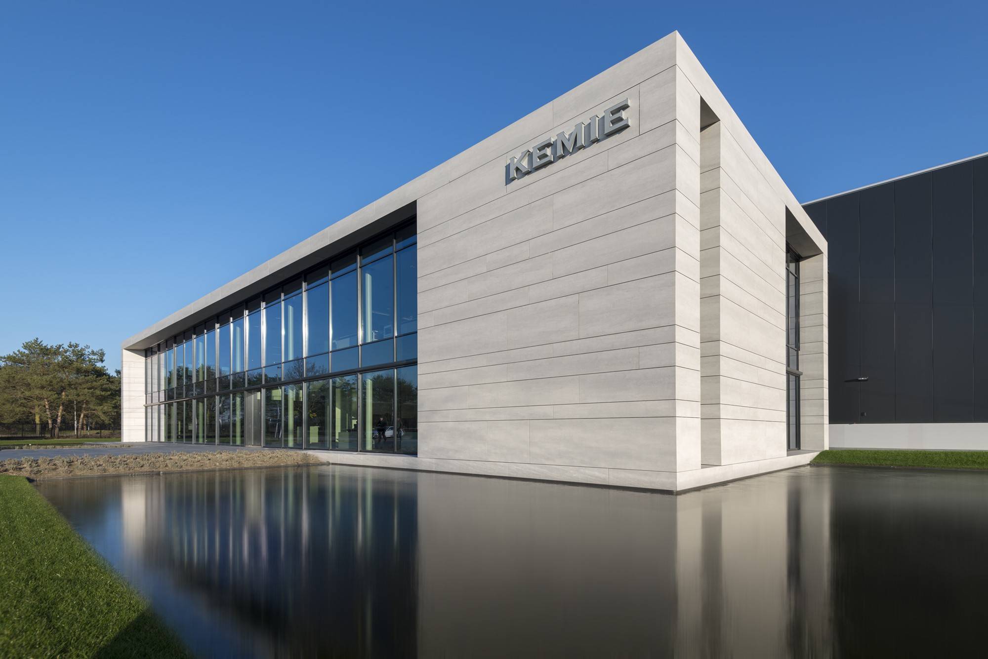 Fabriek en kantoor Kemie