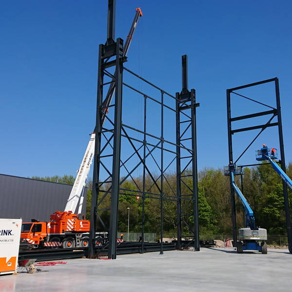 Bedrijfshal voor MIP Megasolution te Moerdijk