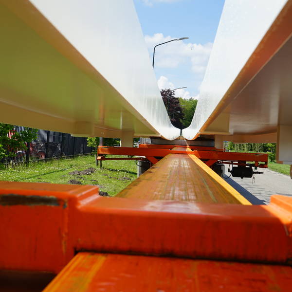 3 opleggers met liggers zijn naar Kerkrade vertrokken