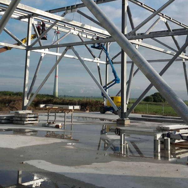 In Weener verzorgen we de staalconstructie voor een condensor