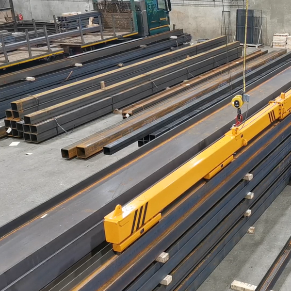 De nieuwe magneet traversen zijn geïnstalleerd