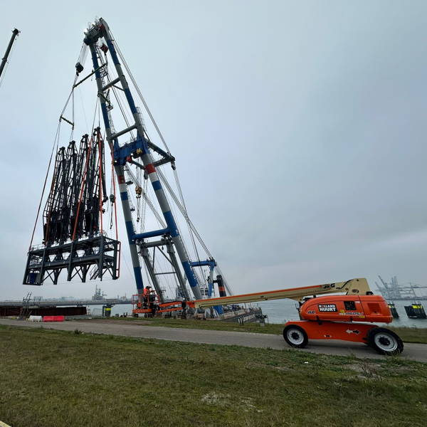 Het skid is gehesen!