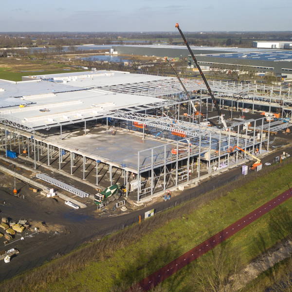 De bouw van de 'nieuwe fabriek van de toekomst' verloopt gestaag