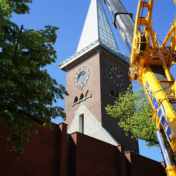 De toren in Tilburg heeft weer een spits