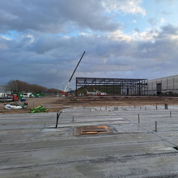 Bedrijfspand te Moerdijk