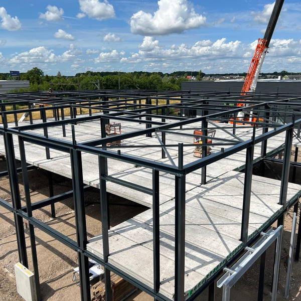 Hoogwaardig en multifunctioneel bedrijfsverzamelgebouw